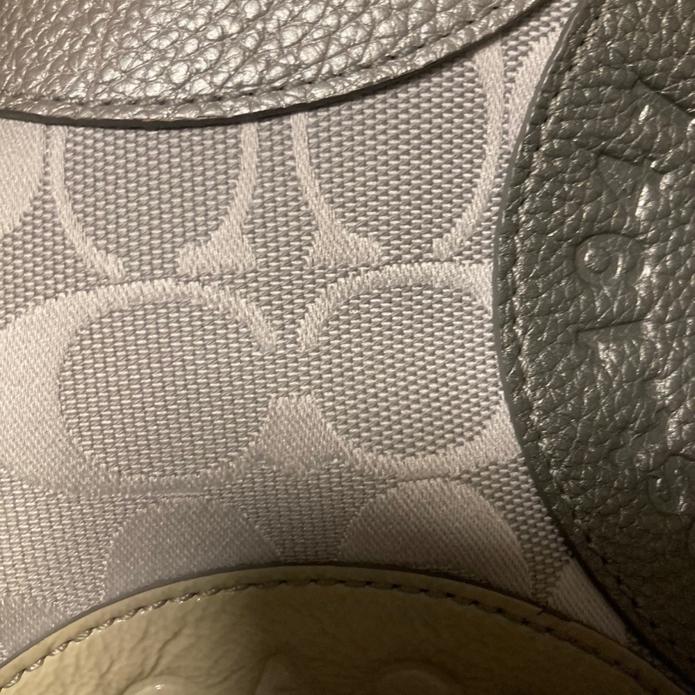 Coach purse - Picture 3 of 6
